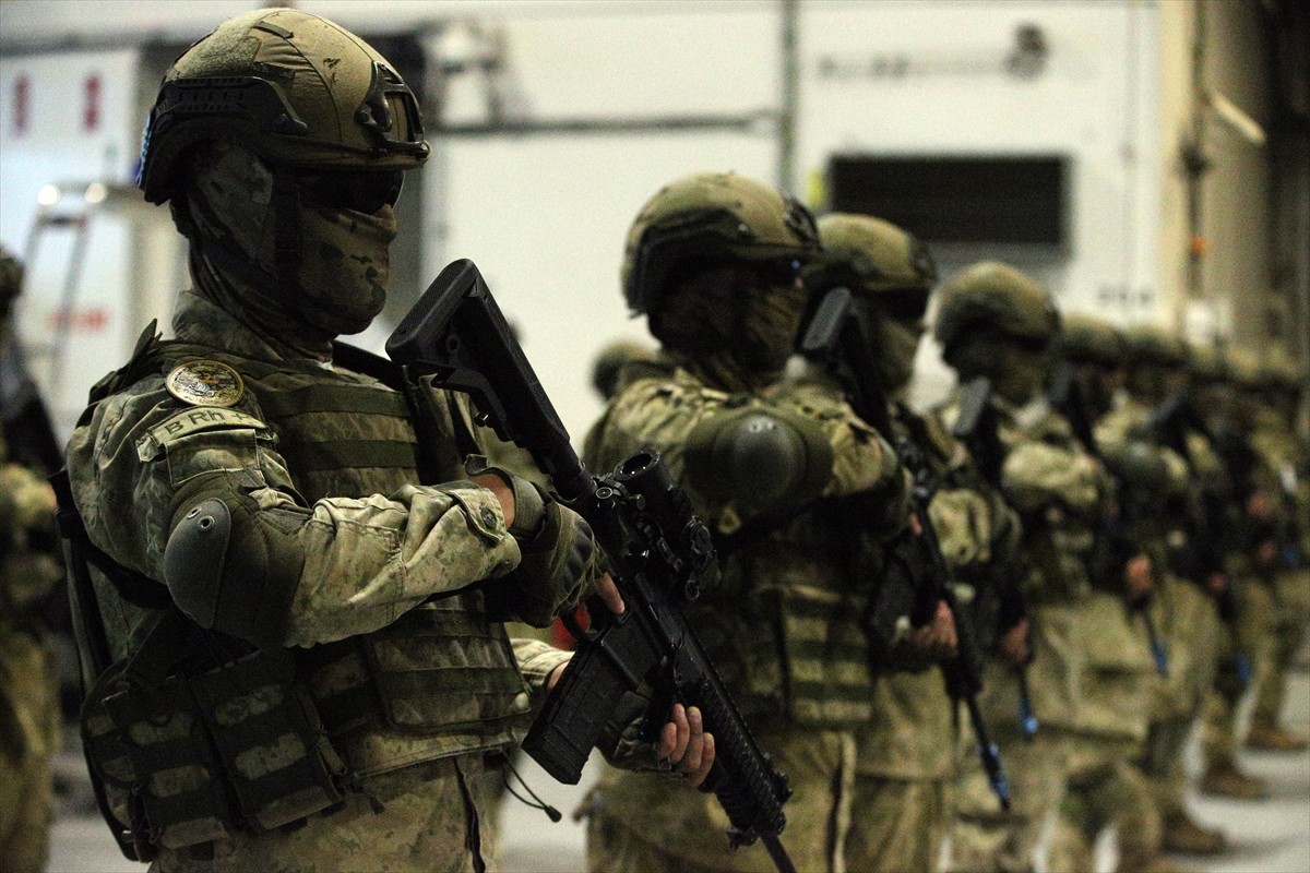 Türk Deniz Kuvvetleri'nin önemli bir güç çarpanı olan Anadolu Görev Grubu, İtalya'nın...