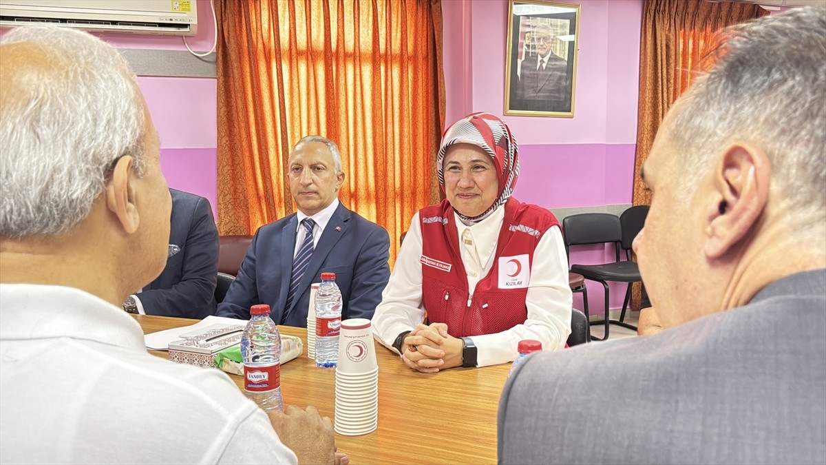 Türk Kızılayının, İsrail'in yoğun saldırıları altındaki Gazze’de, 2 hastanenin destekleneceği...