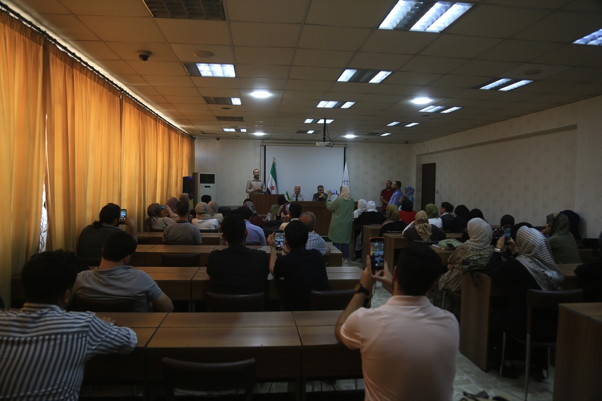 Türkiye'den gelen 42 öğrenci, İbn Haldun Üniversitesi ile Halep Üniversitesi Yüksek Diller...