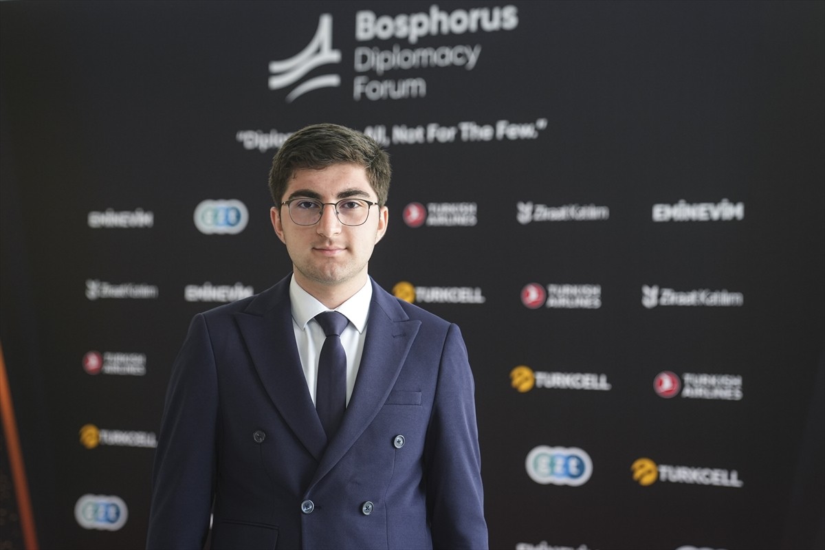 Türkiye Cumhuriyeti Cumhurbaşkanlığının himayelerinde, Genç Diplomasi Derneği tarafından "Soğuk...