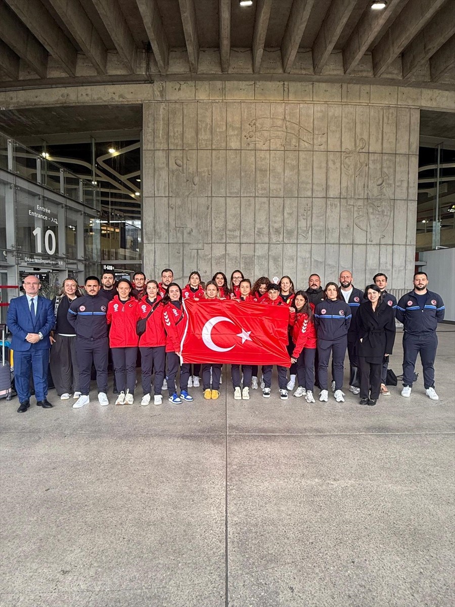 Türkiye Flag Futbol Kadın Milli Takımı, Avrupa Şampiyonası'nda İsrail'i 46-14 yenerek...