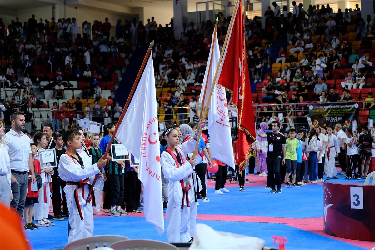 Türkiye Minikler Tekvando Şampiyonası, rekor katılımla Ankara'da düzenleniyor. Taha Akgül Spor...