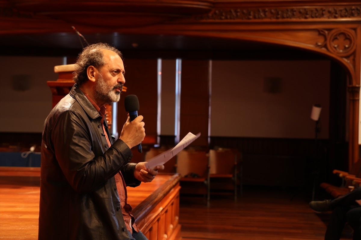 Türkiye Sinema Vakfının kurulması adına yapılan "İlk Çağrı Heyeti Toplantısı", Boğaziçi...