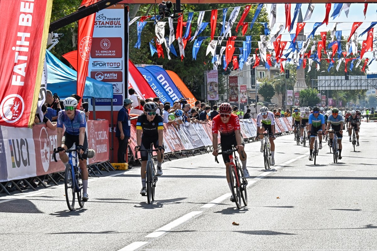Uluslararası İstanbul Bisiklet Turu'nun (Tour of İstanbul) 4. ve son etabı, Fatih-Fatih parkuruyla...