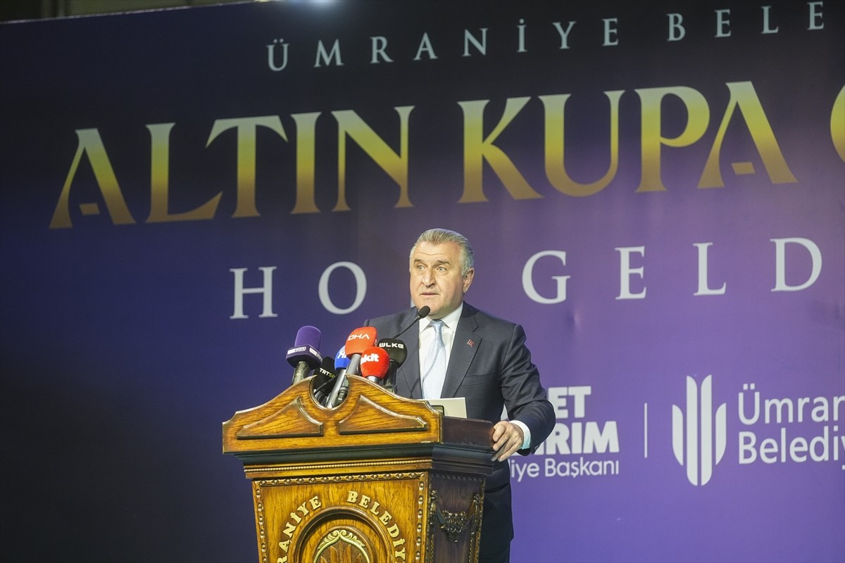 Ümraniye Belediyesi, belediye bünyesindeki spor kulübünün ulusal ve uluslararası alanda göstermiş...