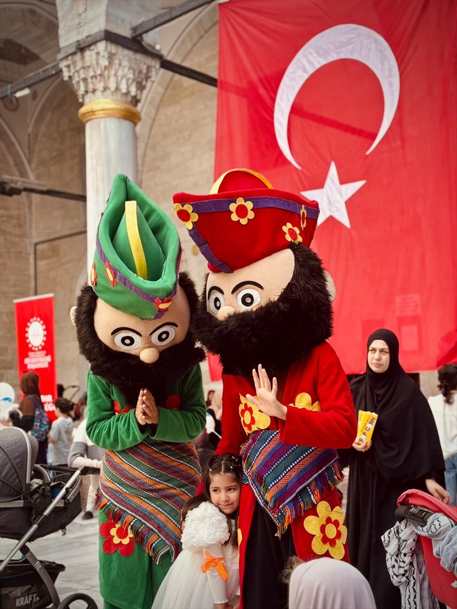 Üsküdar Müftülüğü Şehriban Hatun ve Kıymet Hatun çocuk akademileri tarafından okula yeni başlayan...