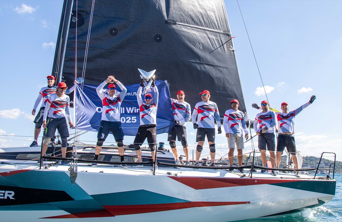Yelkende bu yıl 24. kez düzenlenen Bosphorus Cup'ta Timofey Zhbankov'un kaptanlığını yaptığı...