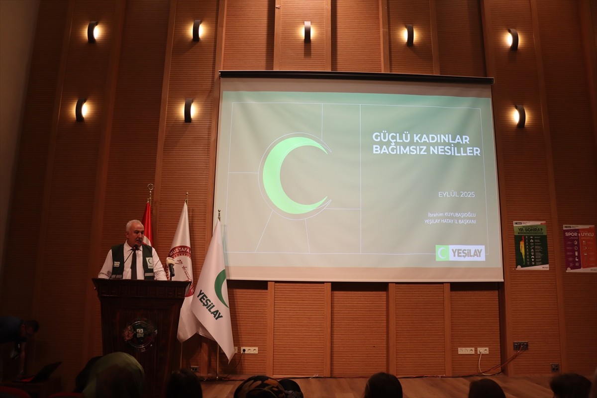 Yeşilay Hatay Şubesince kente yeni gönüllüler kazandırılması hedefiyle "Güçlü Kadınlar Bağımsız...