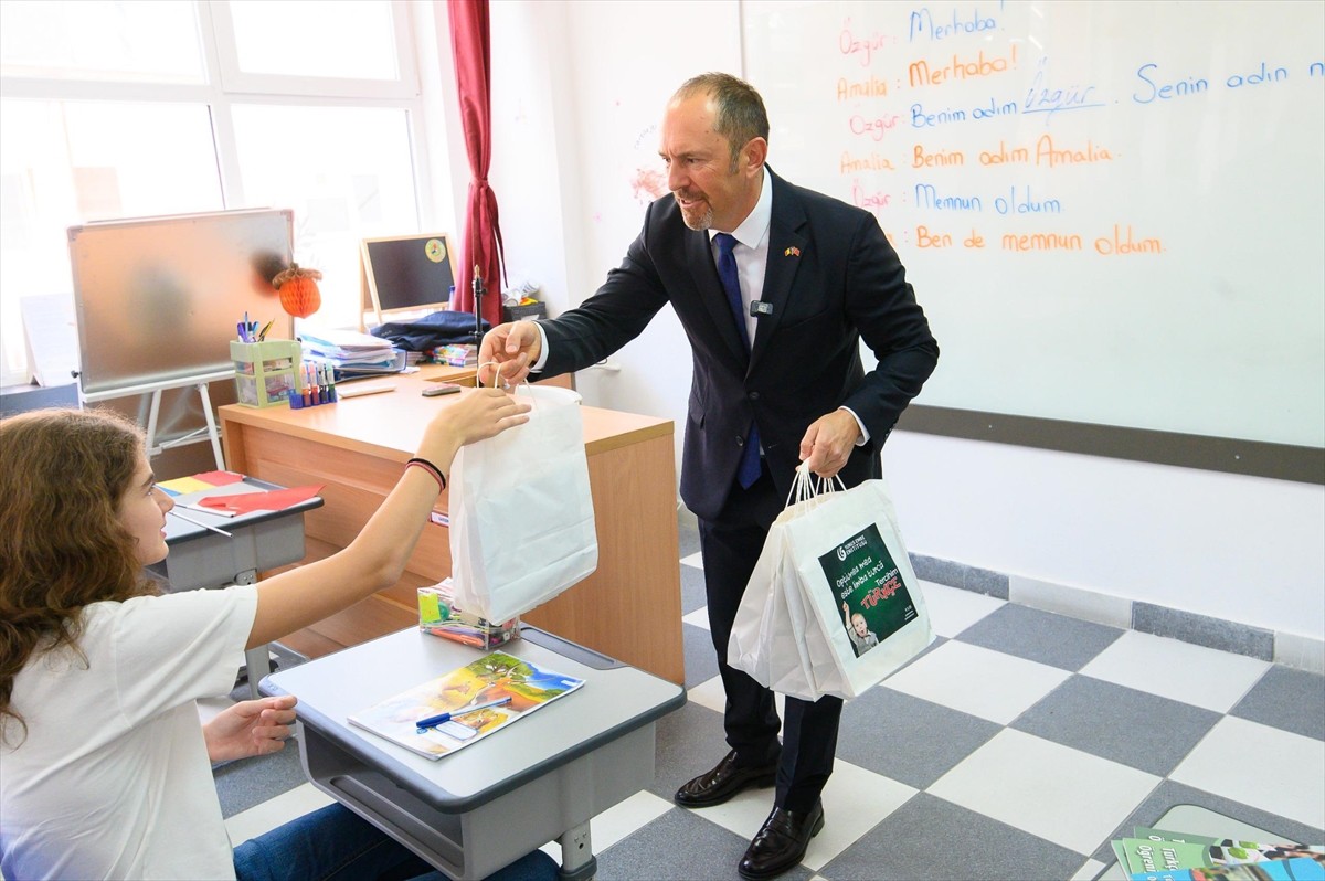 Yunus Emre Enstitüsünce (YEE) yürütülen "Tercihim Türkçe Projesi" kapsamında Türkçenin seçmeli...