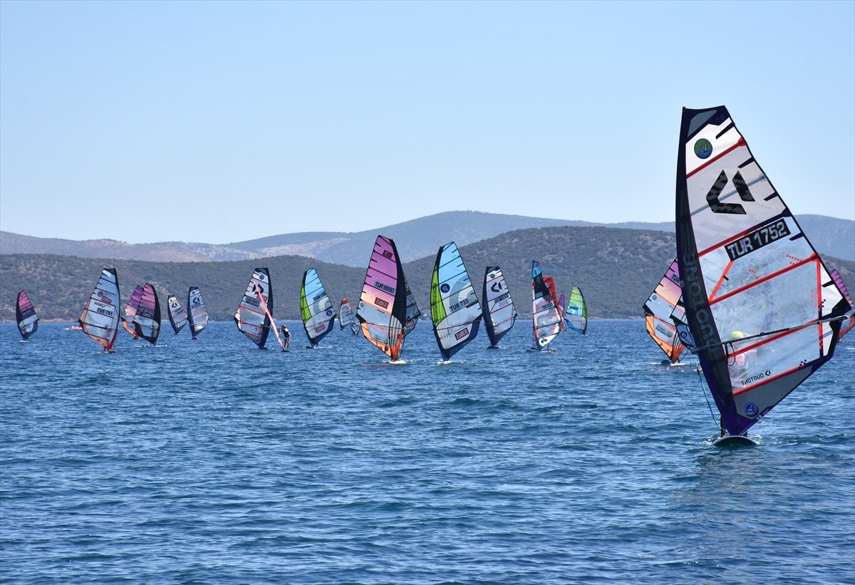 Züber TYF Windsurf Türkiye Ligi Şampiyonası'nın 3. ayak yarışları, Muğla'nın Bodrum ilçesinde sona...