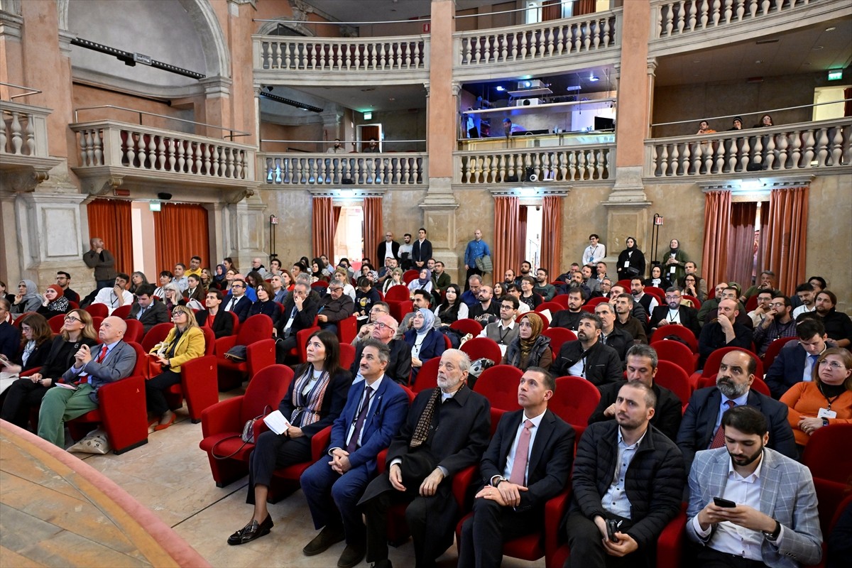 4. Uluslararası Osmanlı Araştırmaları Kongresi (OSARK), İtalya'nın Venedik kentinde başladı....