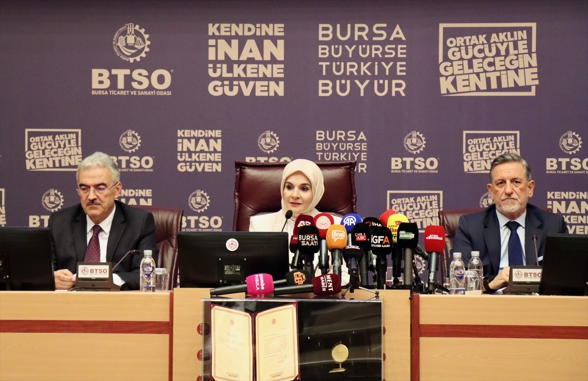 Aile ve Sosyal Hizmetler Bakanı Mahinur Özdemir Göktaş, Bursa Ticaret ve Sanayi Odası'nın (BTSO)...