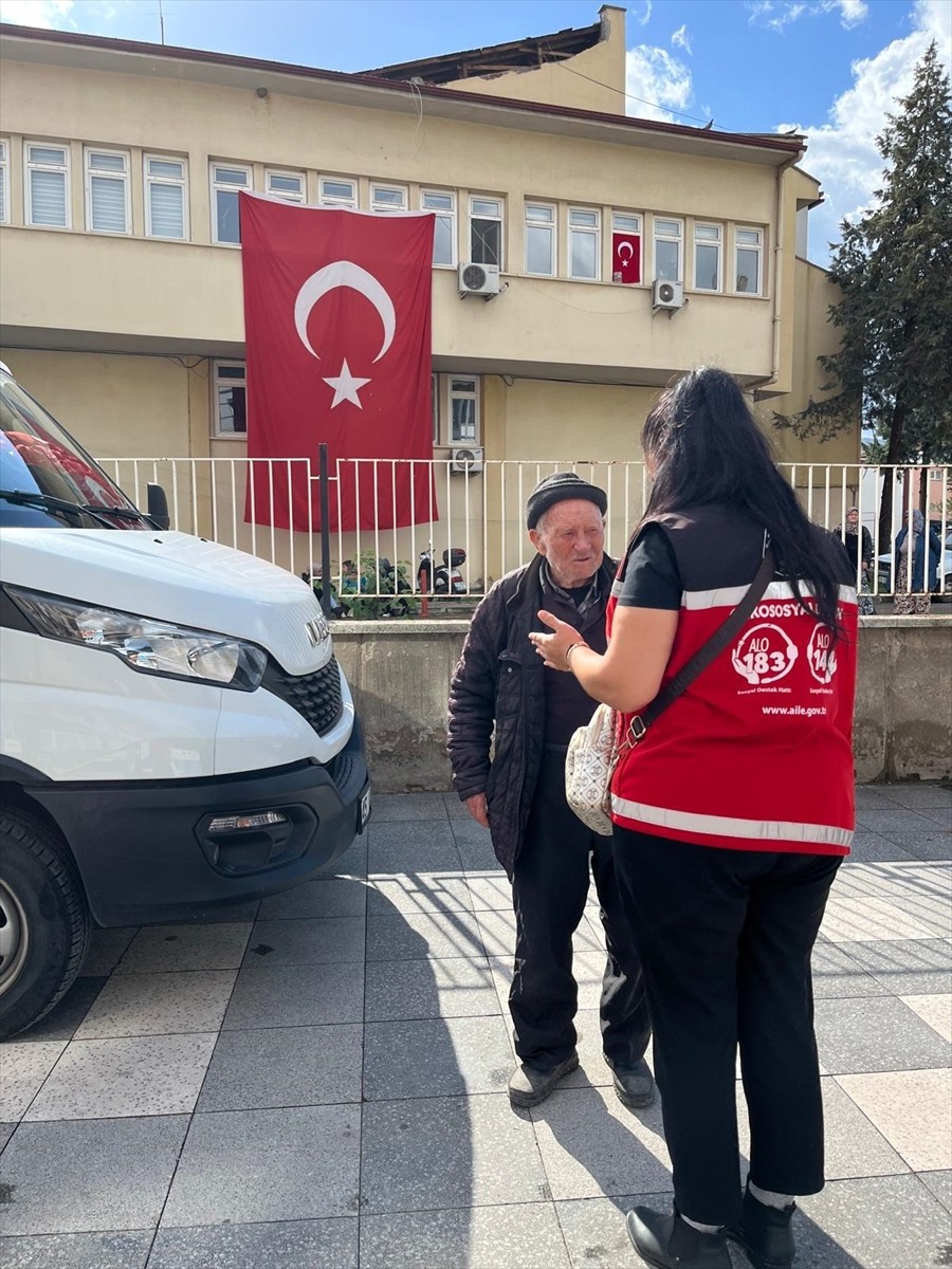 Aile ve Sosyal Hizmetler Bakanı Mahinur Özdemir Göktaş, dün akşam Balıkesir'in Sındırgı ilçesinde...