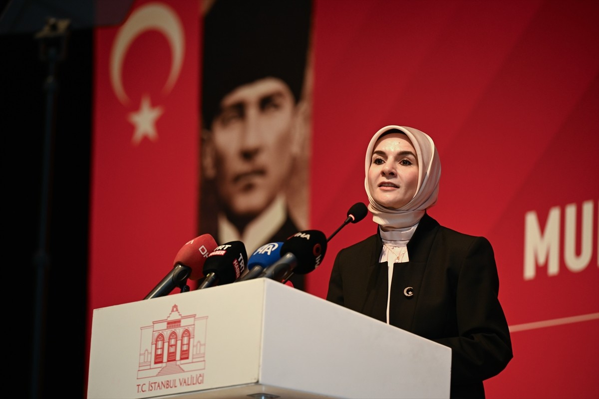 Aile ve Sosyal Hizmetler Bakanı Mahinur Özdemir Göktaş,  İstanbul’da "2025 Aile Yılı Muhtarlara...