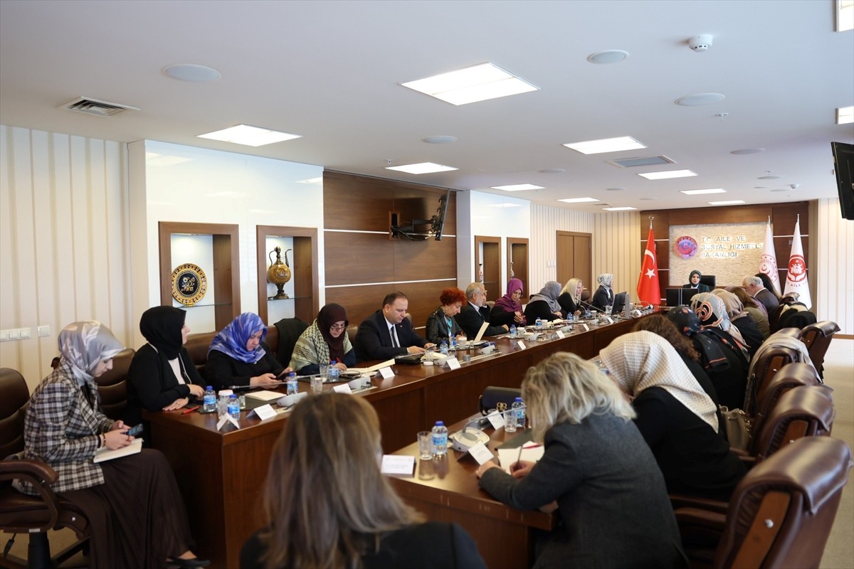 Aile ve Sosyal Hizmetler Bakanı Mahinur Özdemir Göktaş, kadına yönelik şiddetle mücadelede...