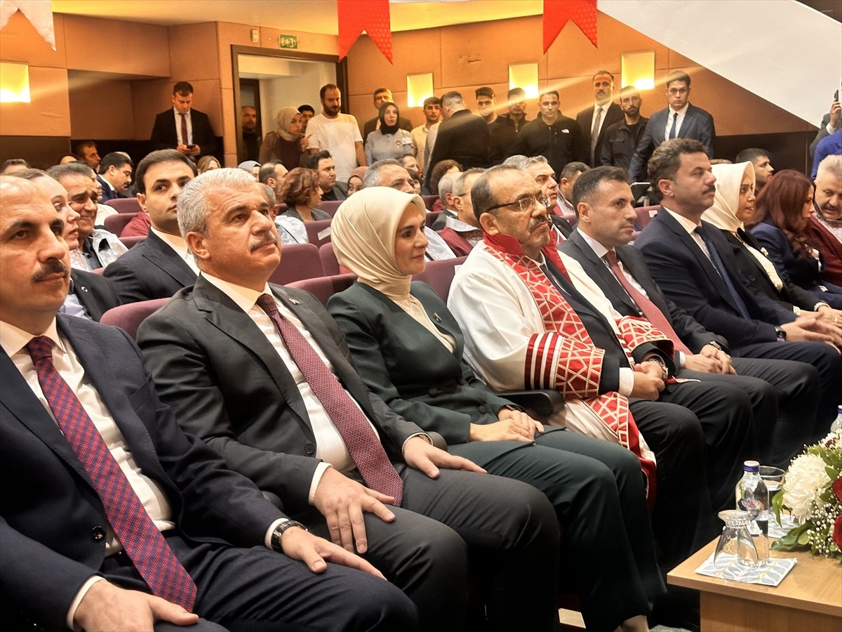 Aile ve Sosyal Hizmetler Bakanı Mahinur Özdemir Göktaş (sol 3), Konya Teknik Üniversitesi (KTÜN)...