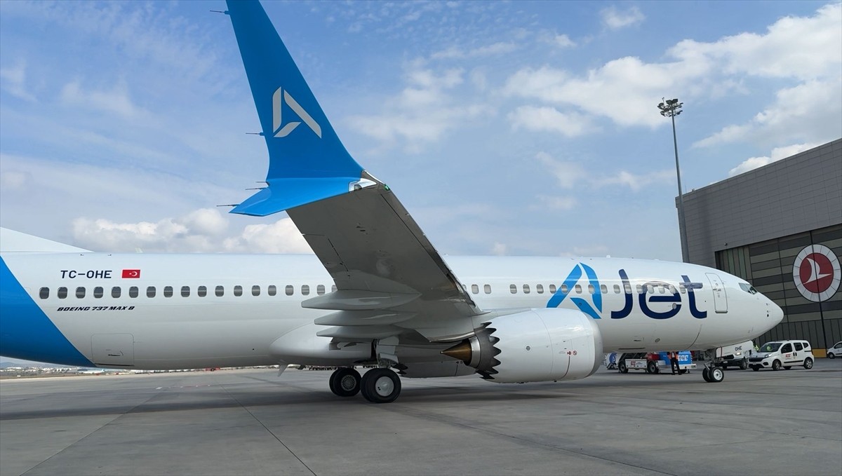 AJet'in TC-OHE kuyruk tescilli Boeing 737-8 MAX tipi fabrika çıkışlı 5. yolcu uçağı, İstanbul...