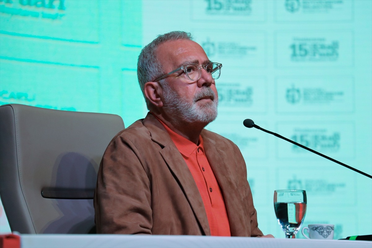 AK Parti Grup Başkanvekili Bahadır Yenişehirlioğlu, Kocaeli Kitap Fuarı'nda söyleşiye...