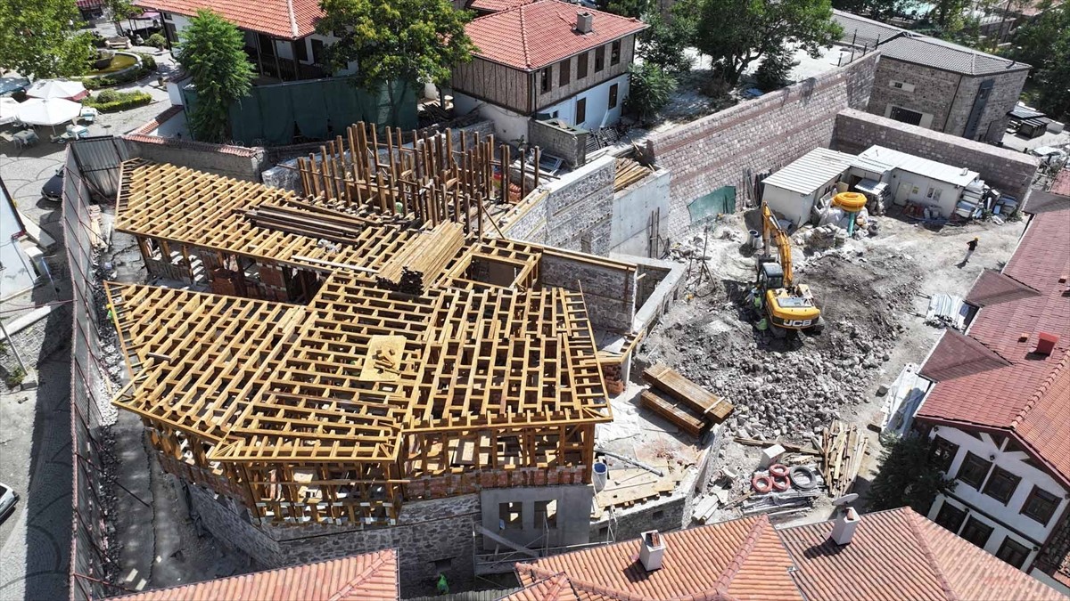 Ankara Büyükşehir Belediyesi (ABB), Ankara Kalesi'ndeki tescilli üç taşınmazın birleştirilmesiyle...