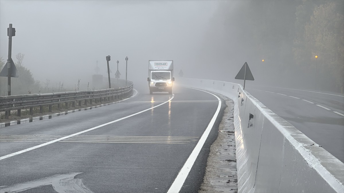 Ankara ve İstanbul arasında ulaşımı sağlayan önemli güzergahlardan D-100 kara yolunun Bolu Dağı...