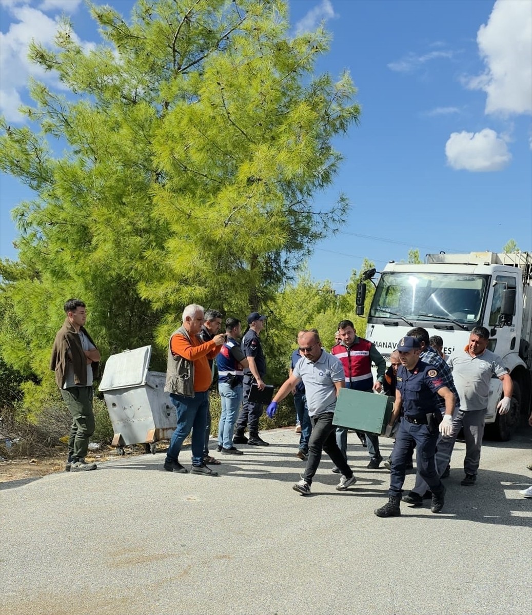 Antalya'nın Manavgat ilçesinde, mesai arkadaşı tarafından bıçaklanan belediye temizlik işçisi...