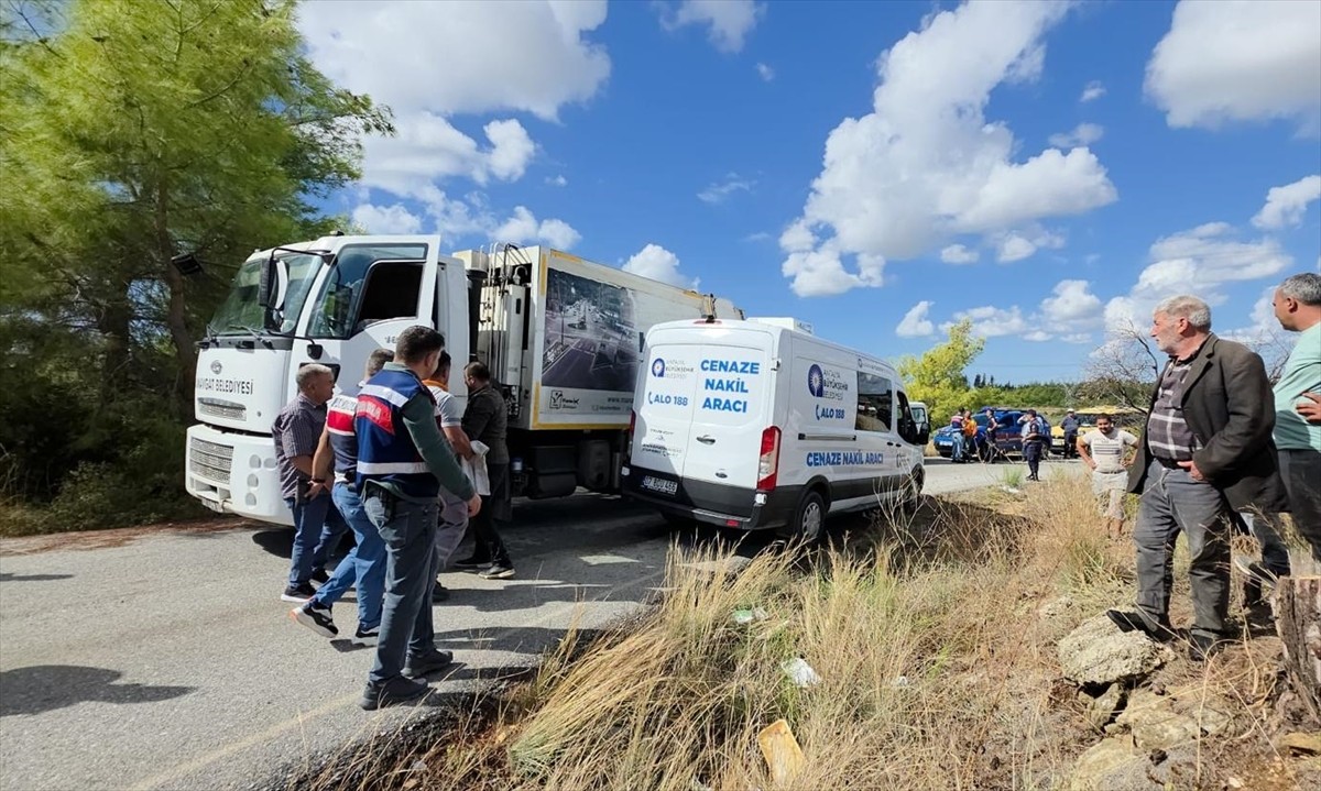Antalya'nın Manavgat ilçesinde, mesai arkadaşı tarafından bıçaklanan belediye temizlik işçisi...
