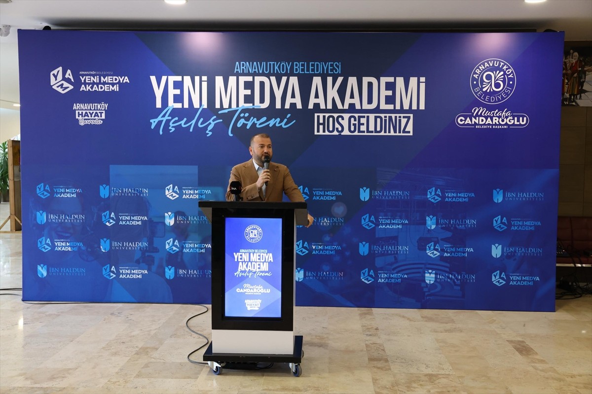 Arnavutköy Belediyesi ve İbn Haldun Üniversitesi işbirliğiyle kurulan Yeni Medya Akademisi...