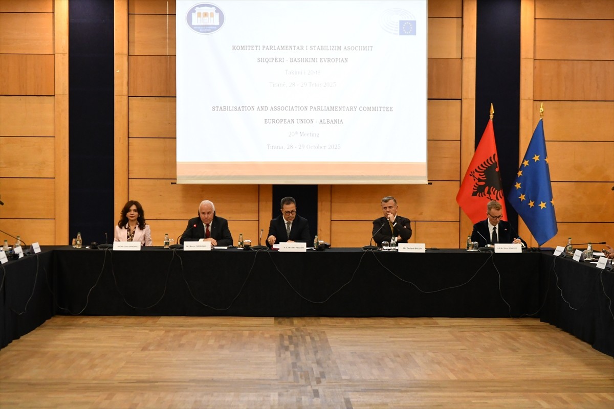 Arnavutluk ile Avrupa Birliği (AB) arasında kurulan İstikrar ve Ortaklık Parlamenter Komitesi'nin...