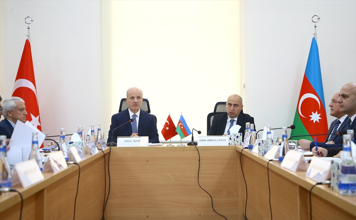 Azerbaycan'ın başkenti Bakü'de, Yükseköğretim Kurulu (YÖK) Başkanı Prof. Dr. Erol Özvar'ın...