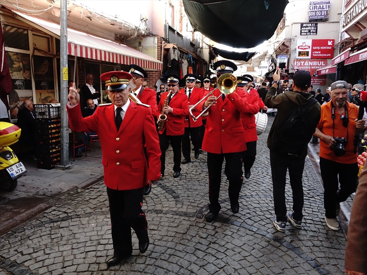 Balıkesir'in Ayvalık ilçesinde, "Turizmin değeri zeytinyağının başkenti Ayvalık’ta buluşalım"...