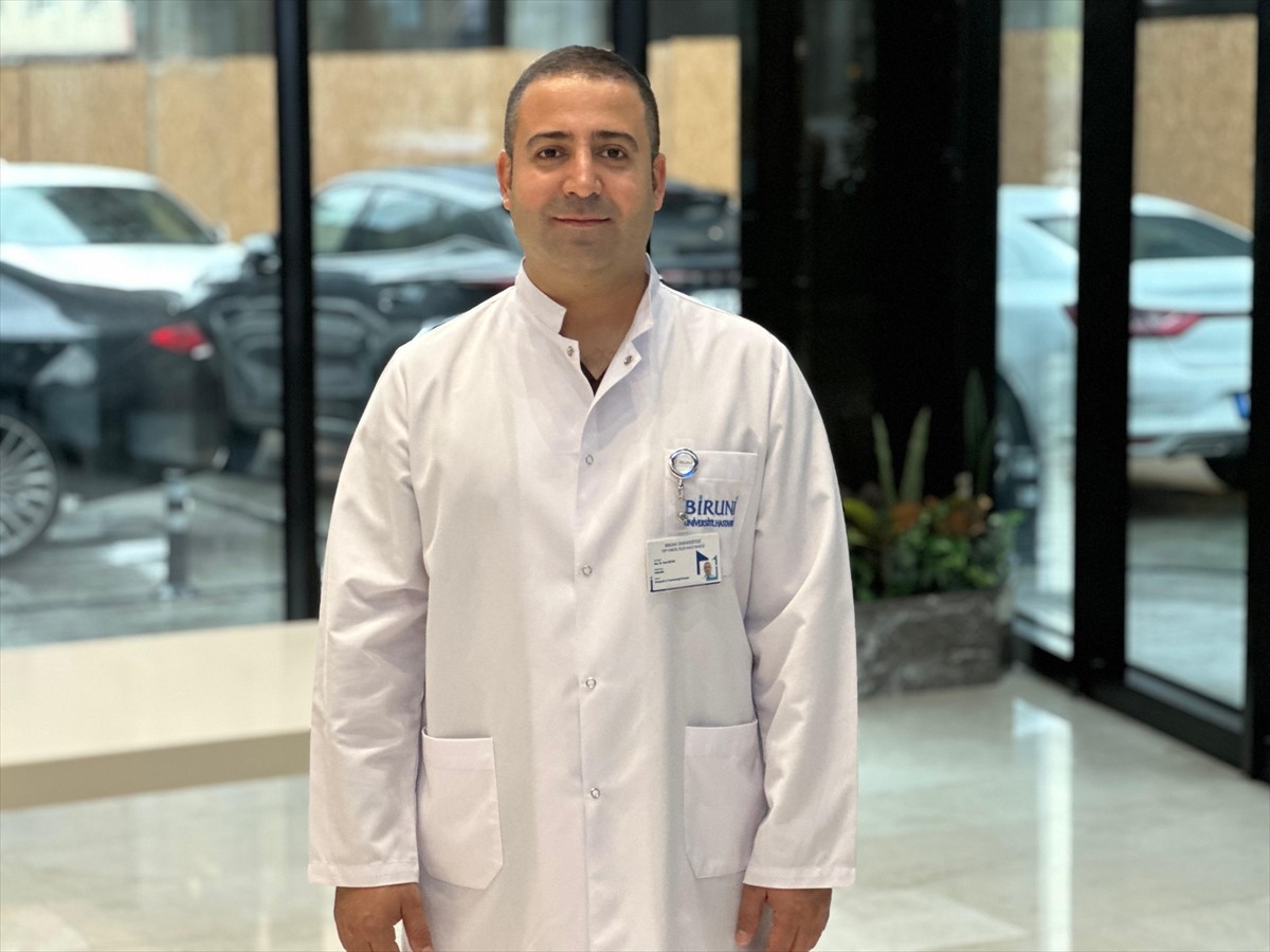 Biruni Üniversitesi Tıp Fakültesi Hastanesi Ortopedi ve Travmatoloji Uzmanı Doç. Dr. Suat Batar...
