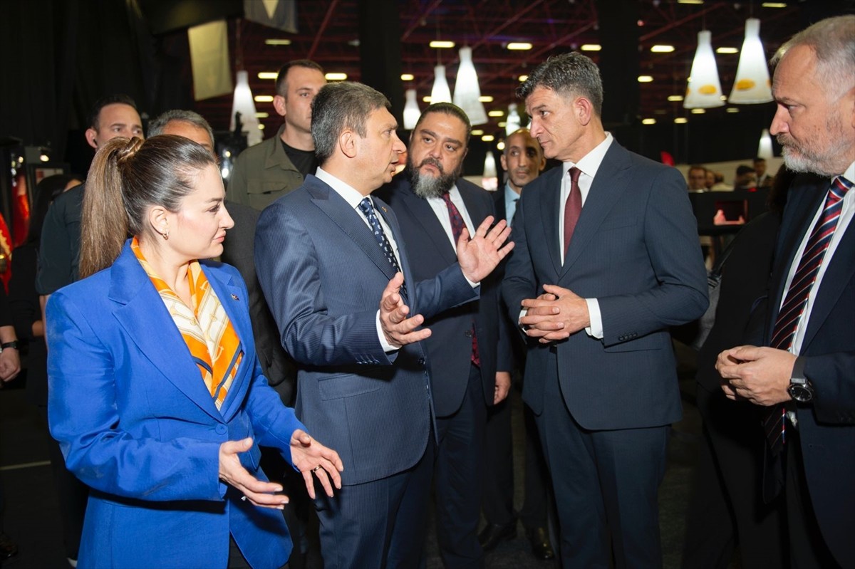 Bu yıl 7'ncisi gerçekleştirilen Antalya Turizm Fuarı kapsamında, Devlet Tiyatrolarının özgün...