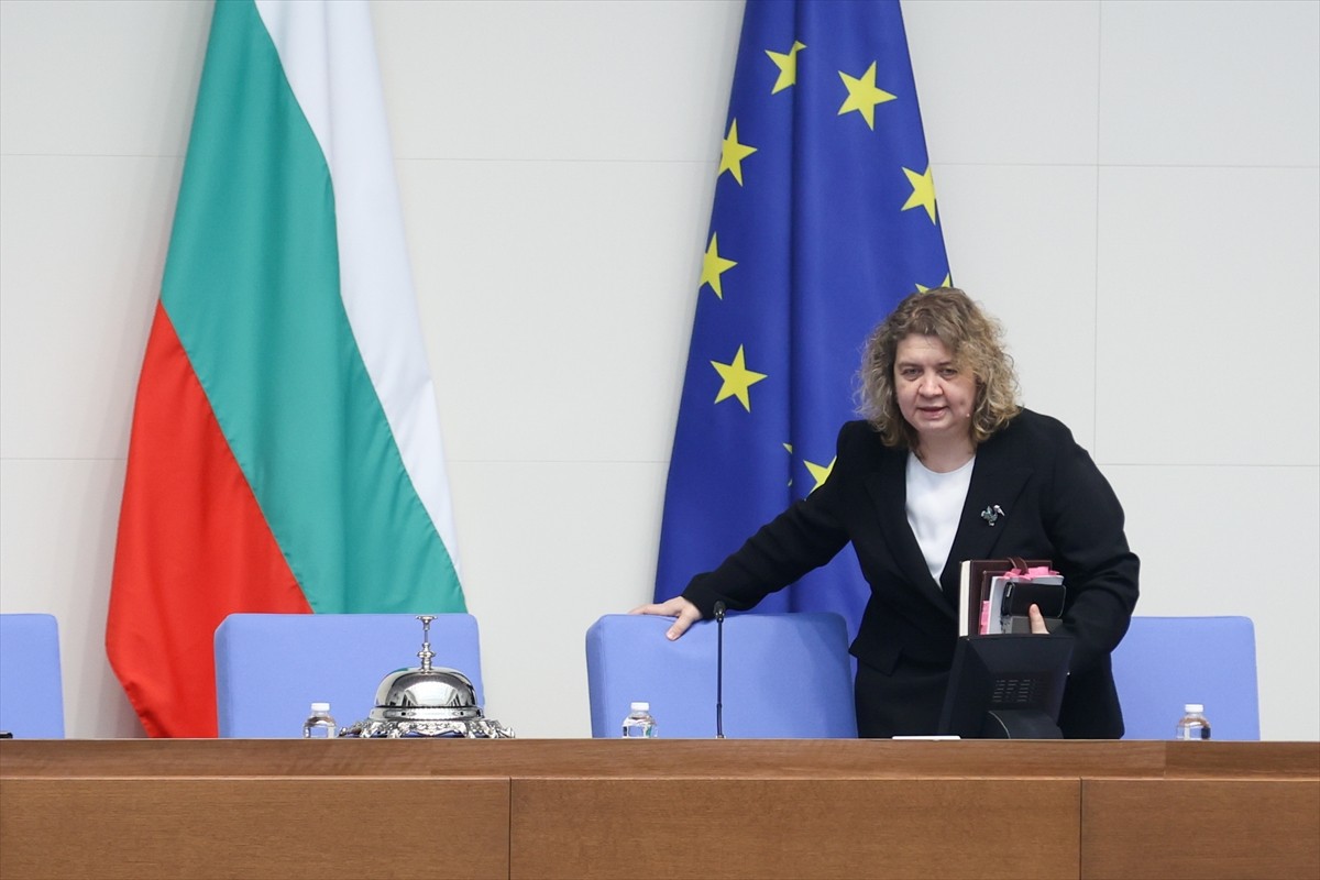 Bulgaristan Parlamentosu, istifa eden eski Meclis Başkanı Natalya Kiselova'nın yerine Raya...