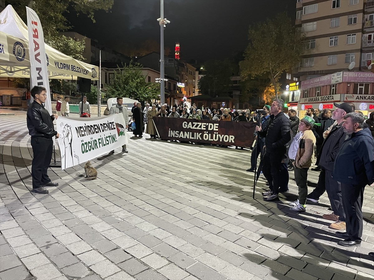 Bursa'da, Özgürlük Filosu Koalisyonu'ndaki gemilere İsrail'in düzenlediği saldırı protesto edildi....