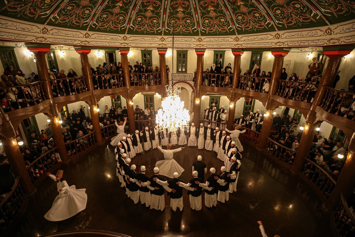 Bursa Mevlevihanesi'nde, Türk Tasavvuf Musikisi ve Folklorunu Araştırma ve Yaşatma Vakfı Bursa...