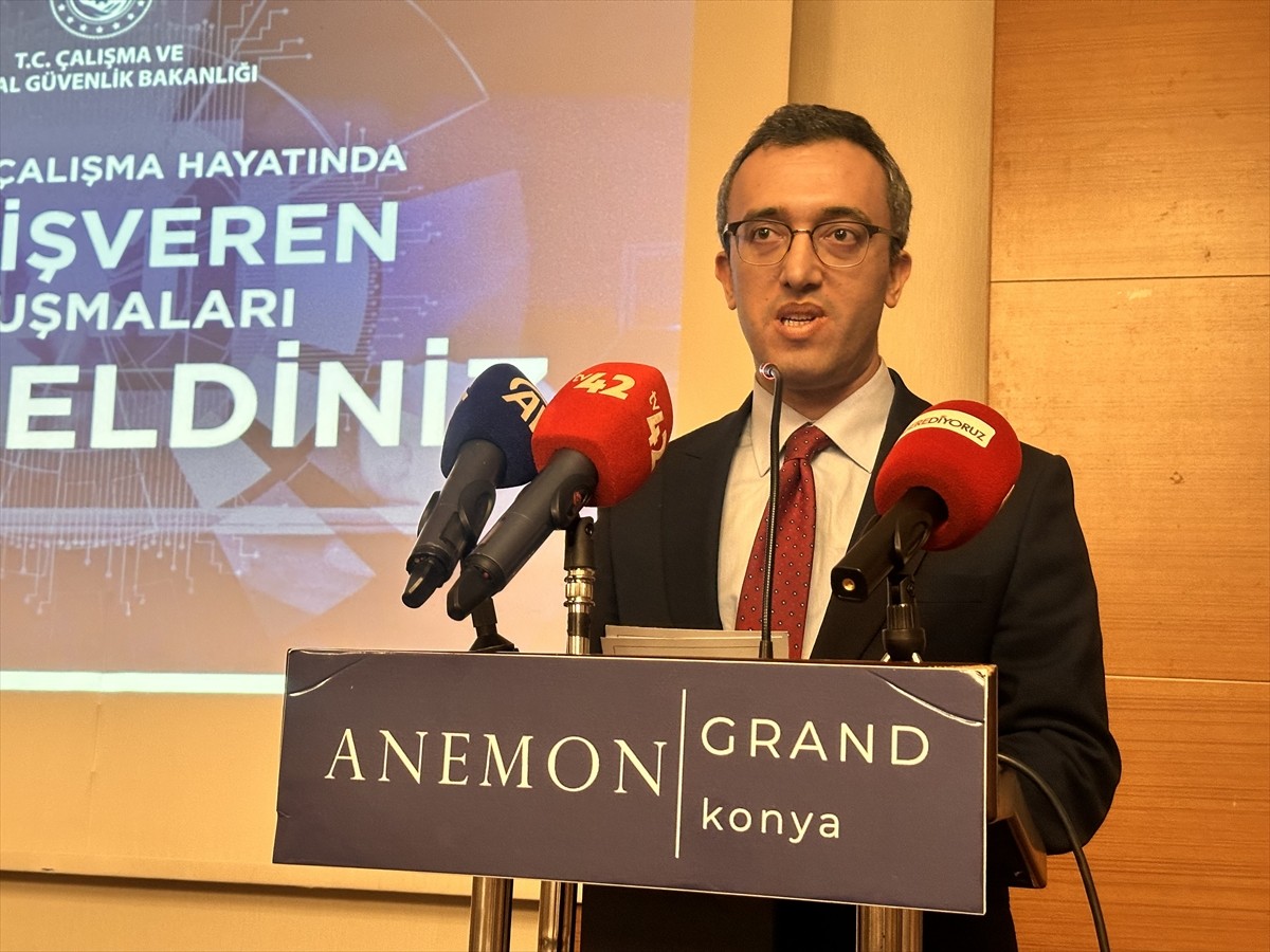 Çalışma ve Sosyal Güvenlik Bakanlığı Çalışma Genel Müdürlüğü tarafından Konya'da "Dönüşen Çalışma...