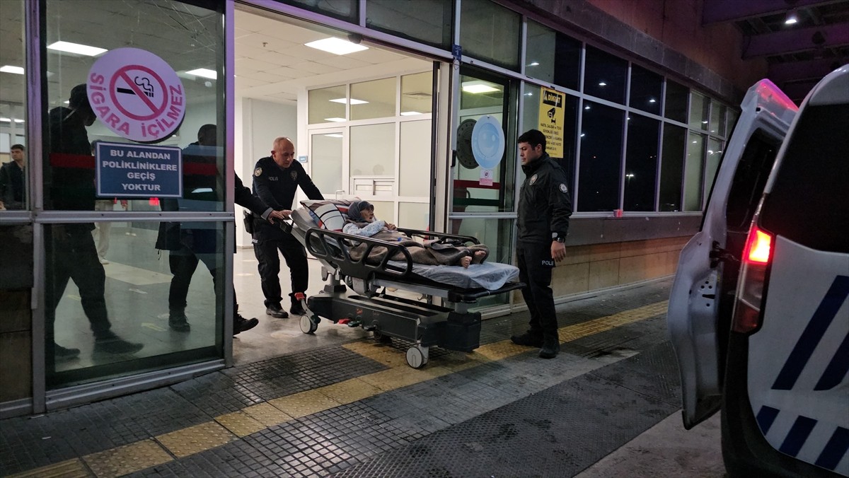 Çorum'da rahatsızlanması üzerine hastaneye kaldırılan 95 yaşındaki kadın, taburcu edildikten sonra...