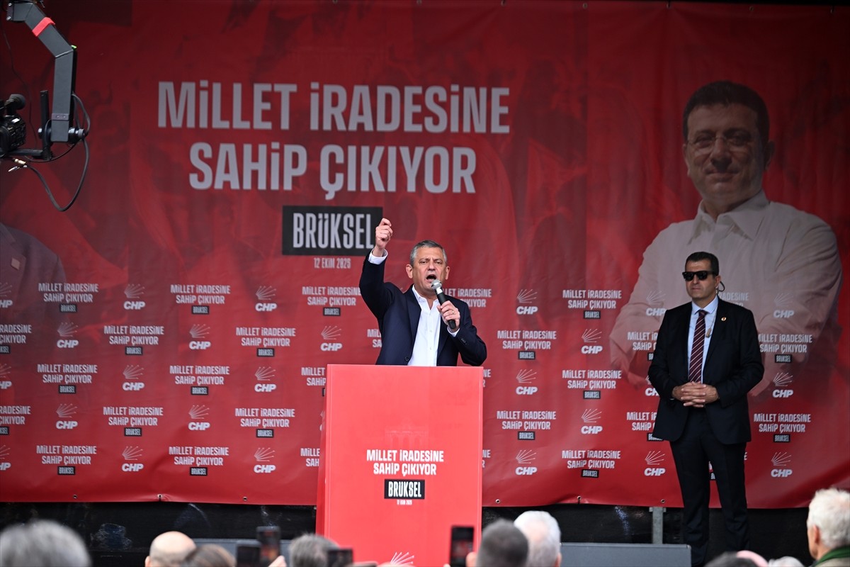 Cumhuriyet Halk Partisi (CHP) Genel Başkanı Özgür Özel, "Millet İradesine Sahip Çıkıyor"...
