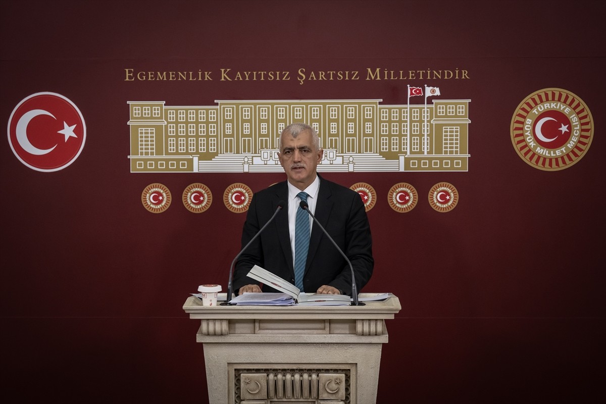 DEM Parti Kocaeli Milletvekili Ömer Faruk Gergerlioğlu, TBMM'de basın toplantısı düzenledi.