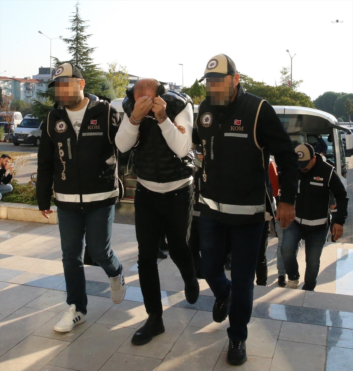 Denizli'de trafik denetiminde alkollü çıkınca para cezası uygulanan ve sürücü belgelerine el...