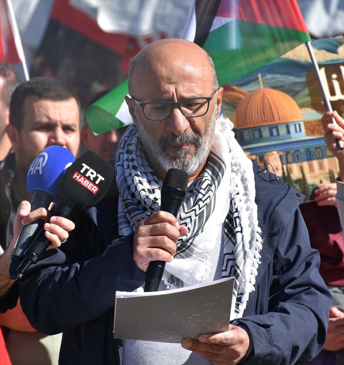 Erzurum'da hekimler ve sağlık çalışanları, İsrail'in Gazze'ye yönelik saldırılarını protesto etmek...