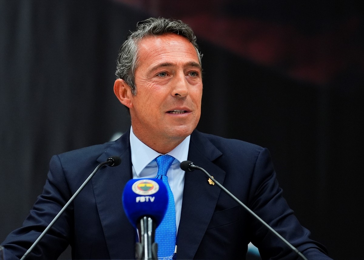 Eski Fenerbahçe Kulübü Başkanı Ali Koç, Kalamış'ta bulunan Fenerbahçe Faruk Ilgaz Tesisleri'ndeki...