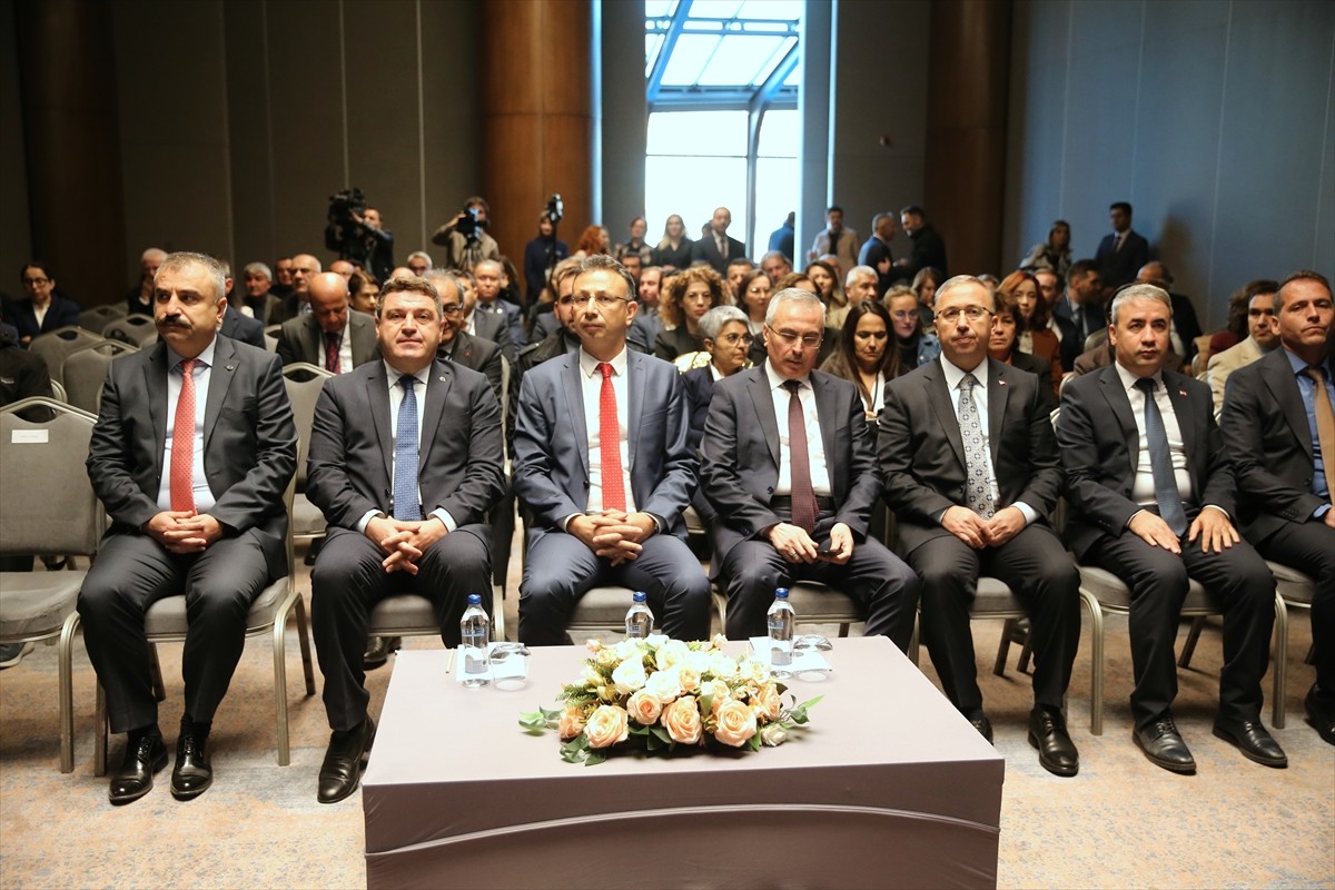 Eskişehir'de, Valiliğin himayelerinde İl Milli Eğitim Müdürlüğü koordinesinde "politika, işbirliği...