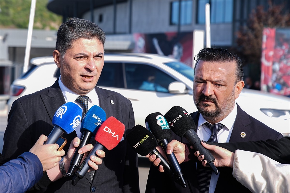 Fenerbahçe Kulübü Başkanı Sadettin Saran, Türkiye Futbol Federasyonu (TFF) Başkanı İbrahim...