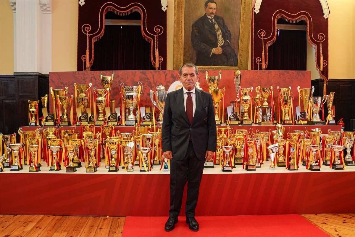 Galatasaray Kulübünün kuruluşunun 120. yılı kutlama etkinlikleri kapsamında Galatasaray Lisesi'nde...