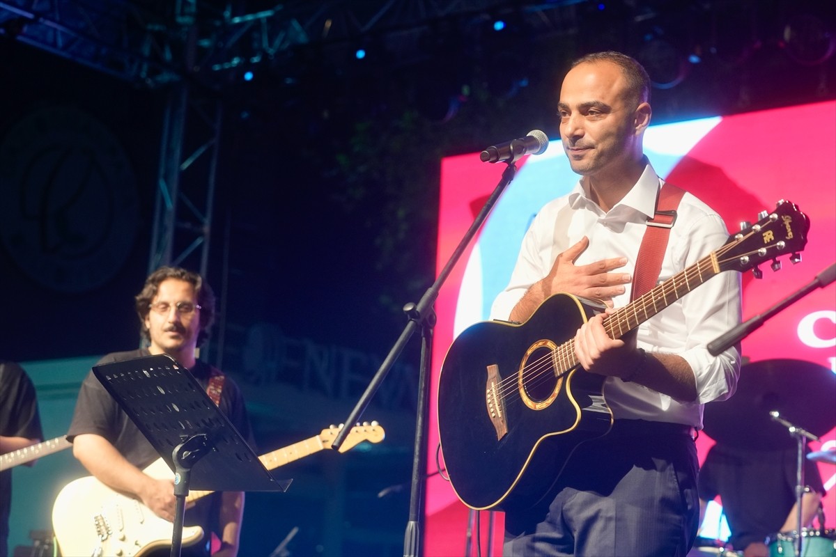 Gaziosmanpaşa'da, Cumhuriyet'in 102. yıl dönümü ve 29 Ekim Cumhuriyet Bayramı, çeşitli...