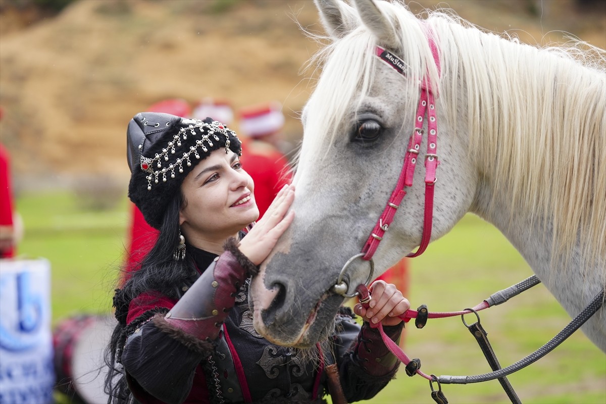 Geleneksel Türk savaş sanatlarının yaşatılmasını hedefleyen ve atlı okçuluk sporcularının...
