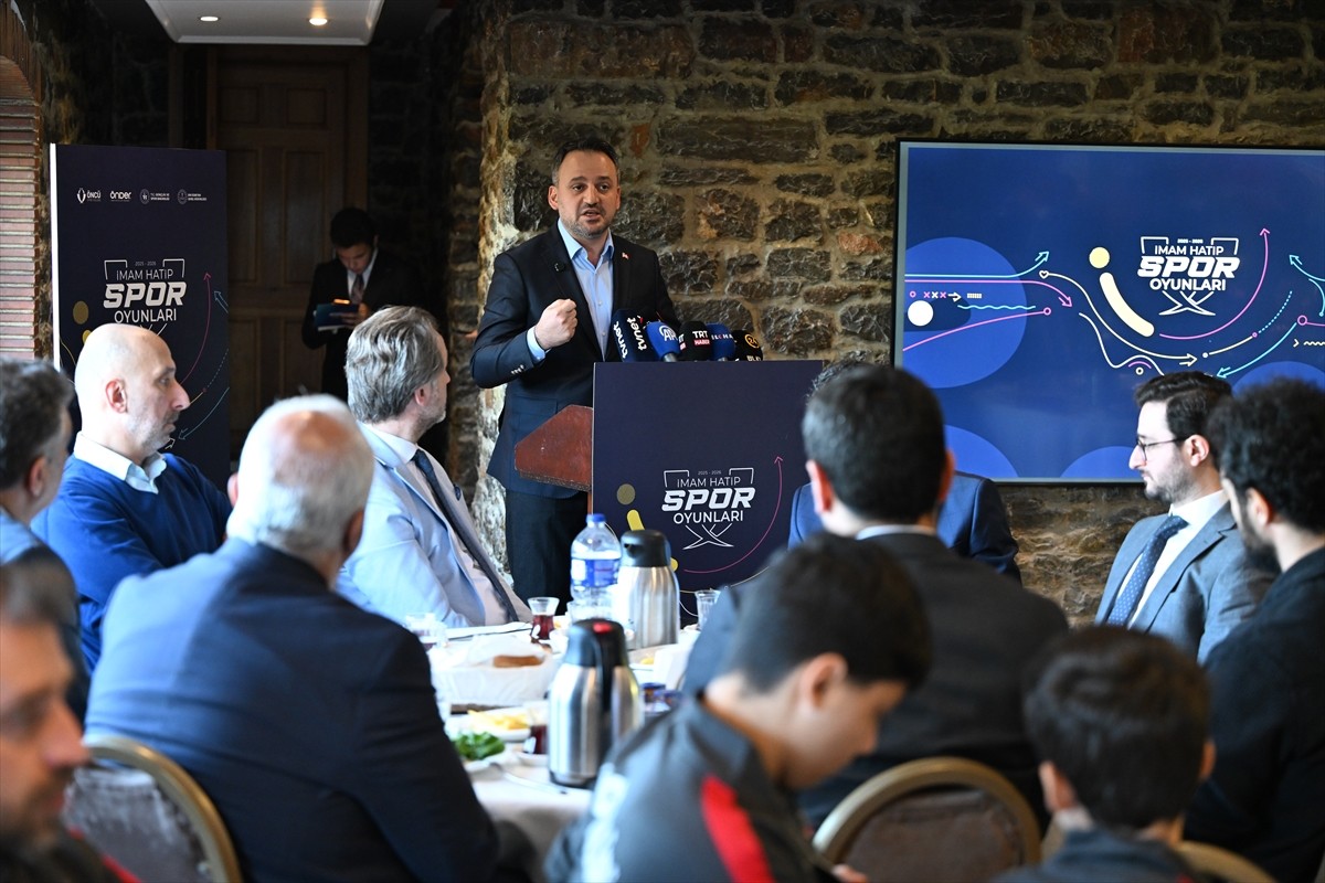 Gençlik ve Spor Bakan Yardımcısı Enes Eminoğlu, Üsküdar'daki Cemile Sultan Korusu Neyyire...