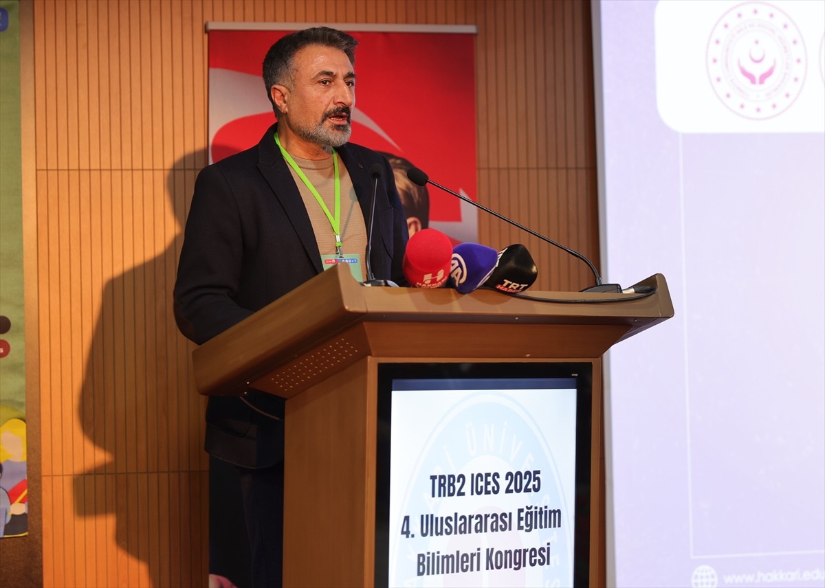 Hakkari'de düzenlenen TRB2 4. Uluslararası Eğitim Bilimleri Kongresi başladı. Üç gün sürecek...