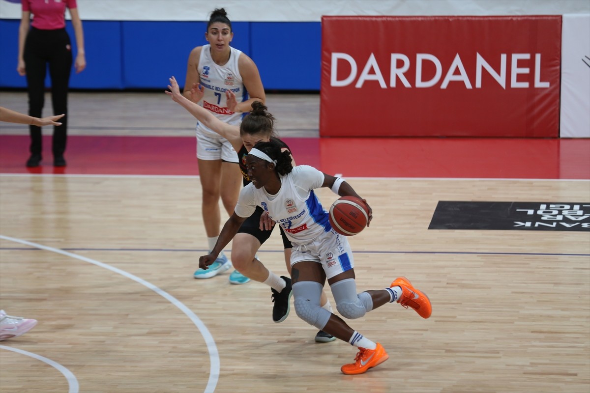 Halkbank Kadınlar Basketbol Süper Ligi'nin ilk haftasında Melikgazi Kayseri Basketbol, deplasmanda...